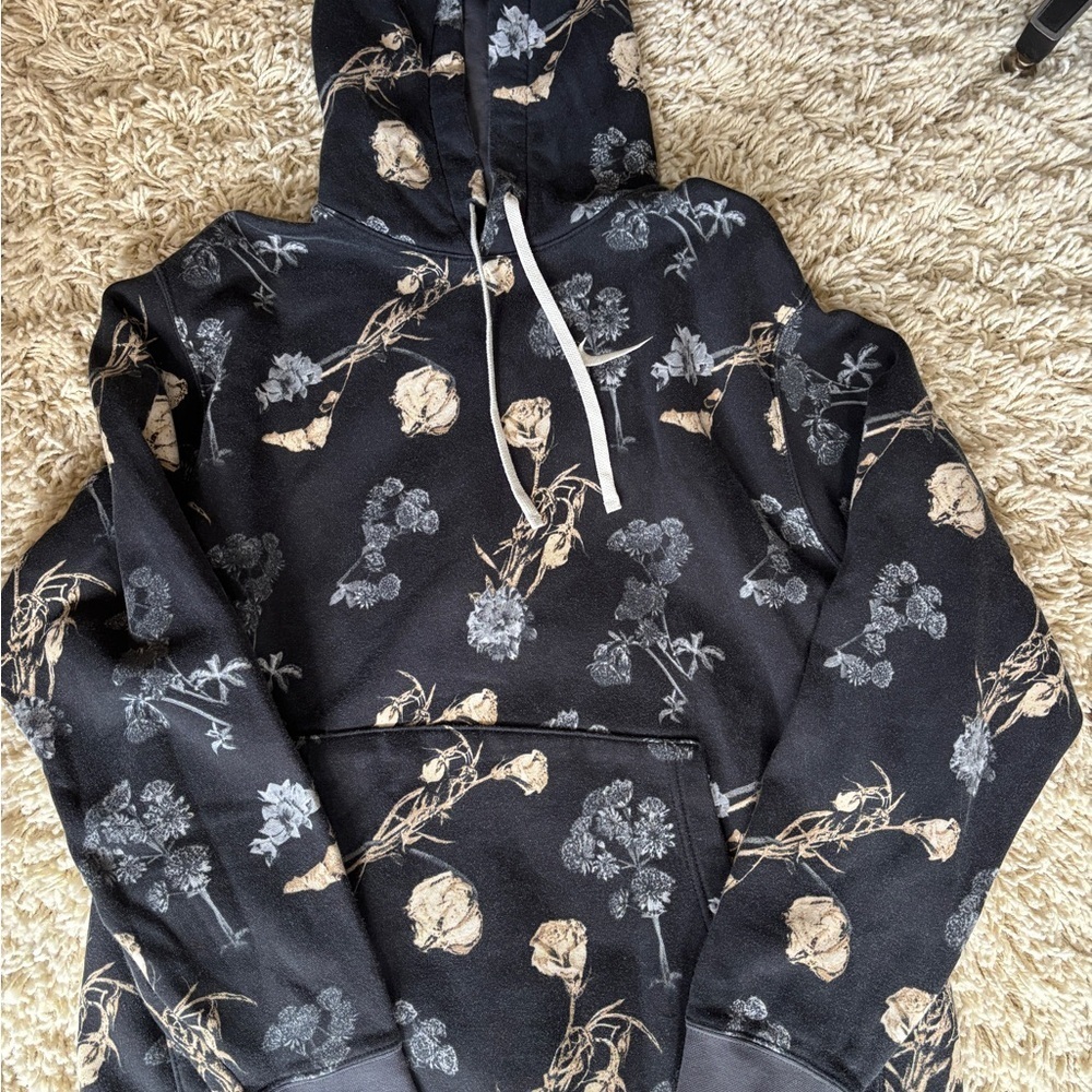 Nike heavyweight Floral Black Hoodie rare sold out online xl excellent condition